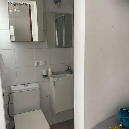 Beach-goretti House *